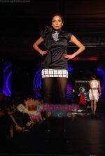 Model walk the ramp for Shantanu Nikhil at Day 2 Blenders Tour fashion show on 4th Spt 2010 (31).JPG